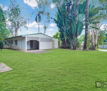 28 Oleander Street, Holloways Beach - Photo 4