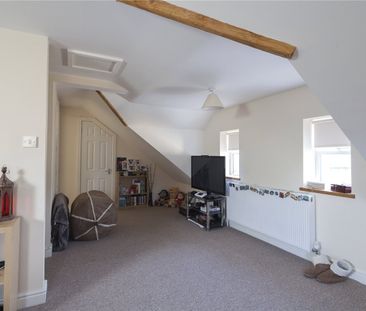 10 Highfields, Huddersfield, HD1 - Photo 4