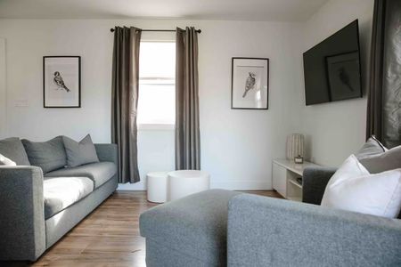 For Lease - 426 Wilson Street Unit# 2, Hamilton, Ontario - Photo 2