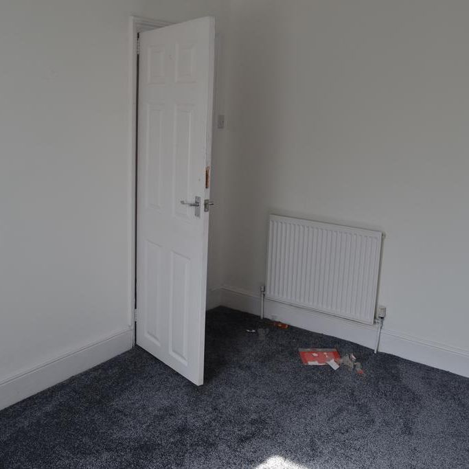 4 bedroom terraced house to rent - Photo 1