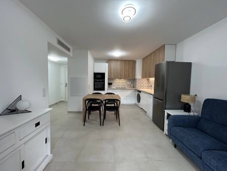 Location Appartement 2 pièces 41m² LA CIOTAT 13600 - Photo 4