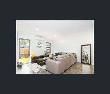 BEAUTIFUL PRIVATE & SPACIOUS TOWNHOUSE - Photo 2