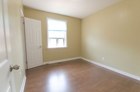 For Lease - 7 Kencliff Crescent Unit# Main, Toronto, Ontario - Photo 3