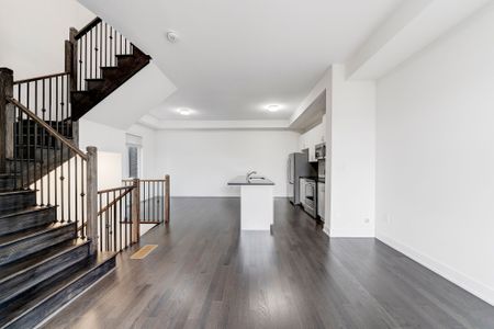 For Lease - 1401 Clarriage Court, Milton, Ontario - Photo 4