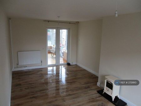 3 bedroom terraced house to rent - Photo 2