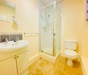 2 bedroom flat to rent - Photo 6