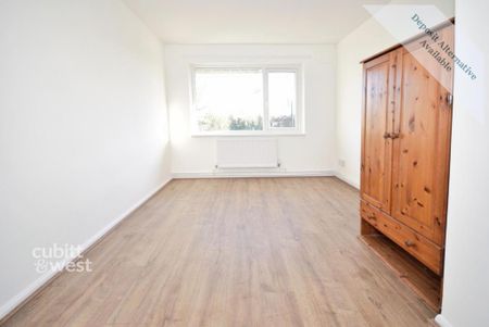 3 bedroom flat to rent - Photo 3