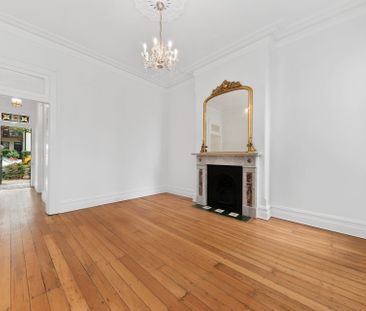 Beautifully Renovated Four Bedroom Victorian Terrace House with Ita... - Photo 6