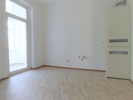 Leutzsch - Schöne 3 Zi.- Whg., Gäste WC, Loggia, frisch saniert! - Photo 3