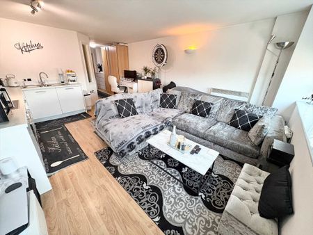 Marco Island, City Centre, Nottingham - Photo 5