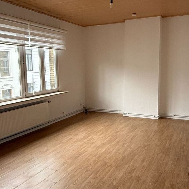 Appartement te huur in Antwerpen voor € 900 met 1 slaapkamer - Photo 1