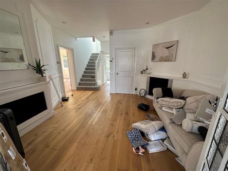 5 bedroom detached house to rent - Photo 4