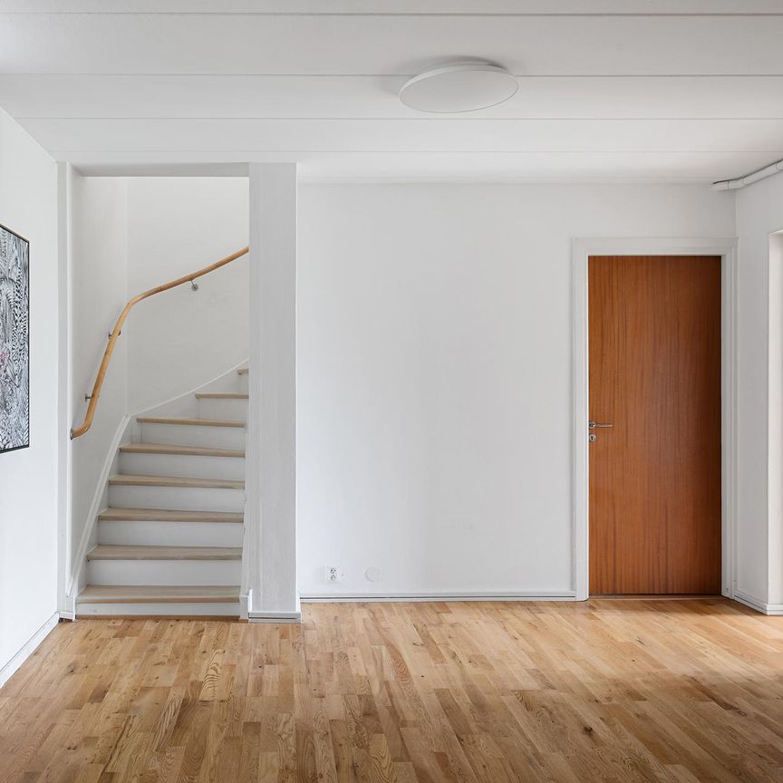 Rönnbärsvägen, Tyresö - Photo 1