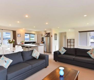 31 McEwen Crescent, Riverstone Terraces - Photo 2
