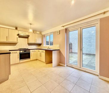 3 bedroom terraced house to rent - Photo 5