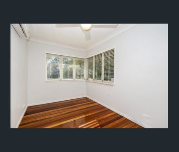 19 Falkirk Street, Stafford Heights, Qld 4053 - Photo 6