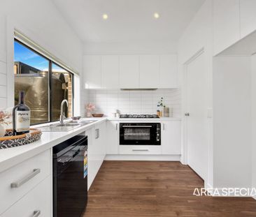 Modern Family home near all the amenities!!! - Photo 4