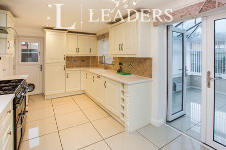 3 bedroom semi-detached to rent Whiteley - Photo 4