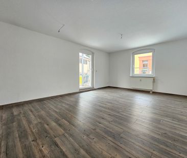 Schöne renovierte 2-Zimmer Wohnung mit Einbauküche und Balkon - Foto 4