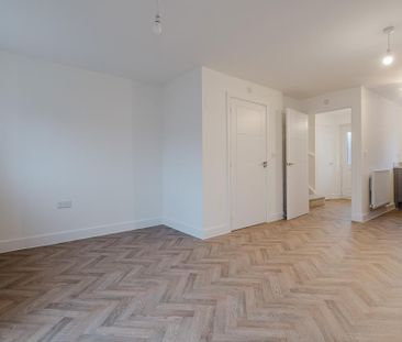 2 bedroom semi-detached house to rent - Photo 3