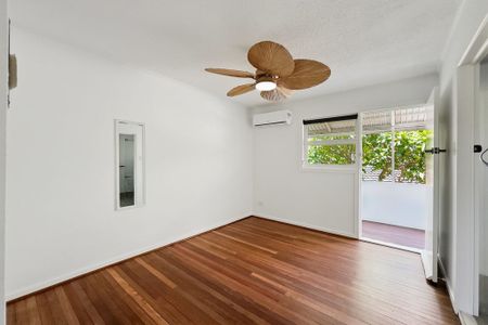 Renovated Top-Level Unit in Prime Surfers Paradise Location - Photo 4