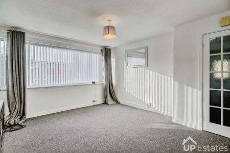 2 bedroom maisonette to rent - Photo 2