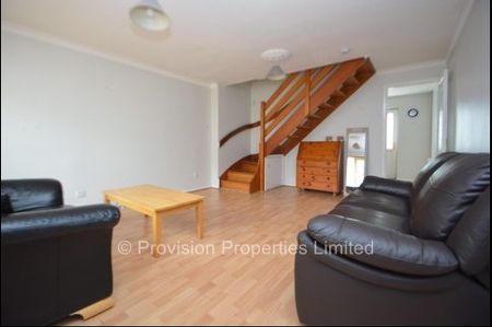 2 Bedroom Rentals in Leeds - Photo 2