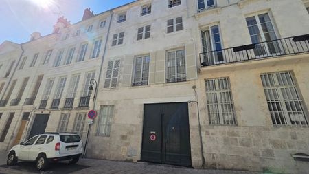Location Appartement 1 pièce 29m² ORLEANS 45000 - Photo 4