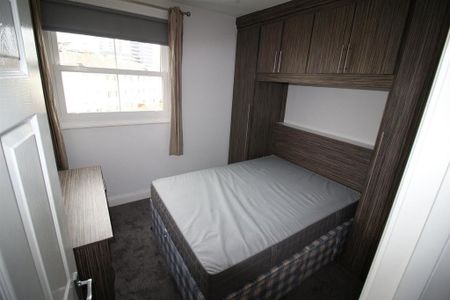 3 bedroom apartment to rent - Photo 3