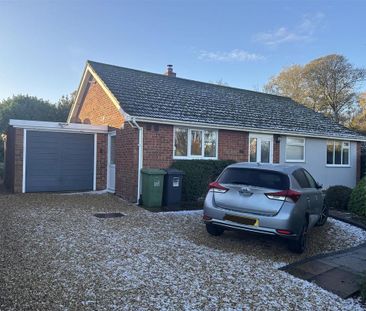 3 bedroom detached bungalow to rent - Photo 2