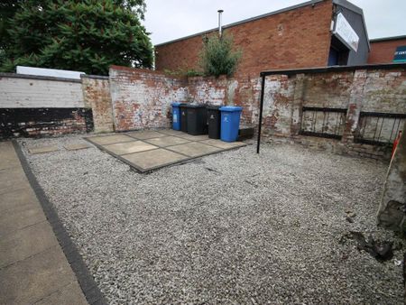 4 bedroom apartment to rent - Photo 3