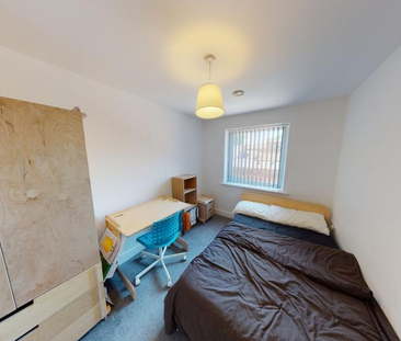 4 bedroom terraced house to rent - Photo 5