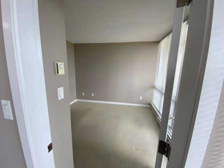 2 Bedroom - Photo 5