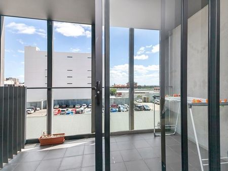 Cozy City-Living Apartment - Photo 4