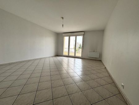Location Appartement 3 pièces 67m² NEUILLY PLAISANCE 93360 - Photo 2