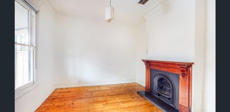 2 BEDROOM HOME IN ENVIABLE RICHMOND HILL LOCATION! - Photo 2