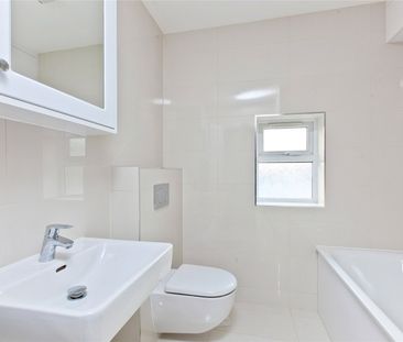 68a High Street, Esher, Surrey, KT10 flat to rent - Photo 6