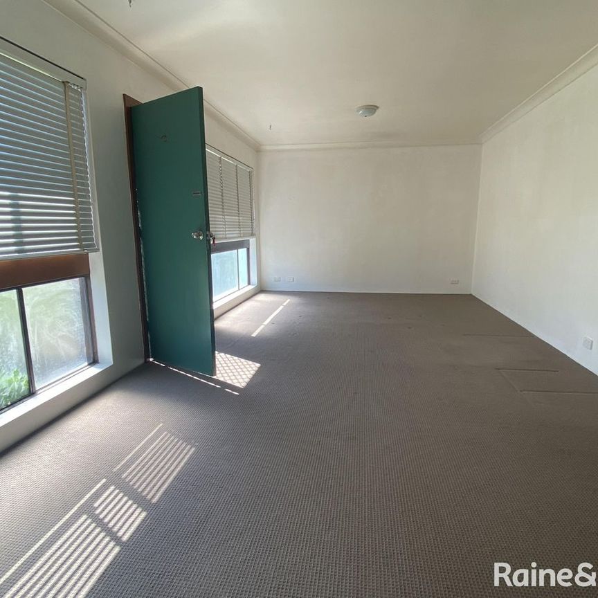 2/10 Crest Avenue, North Nowra, NSW 2541 - Photo 1