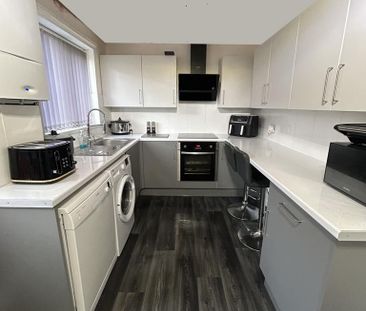 3 bedroom semi-detached house to rent - Photo 6