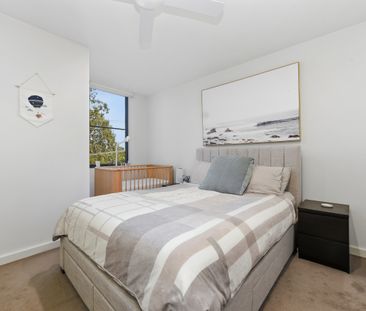 Chic Living in Convenient Locale - Photo 6