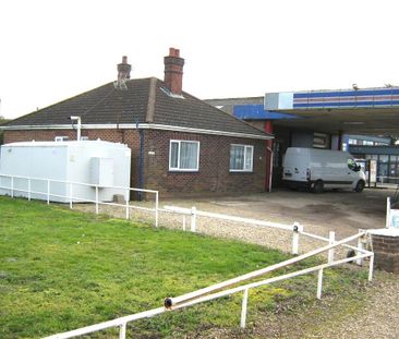 2 bedroom bungalow to rent - Photo 1