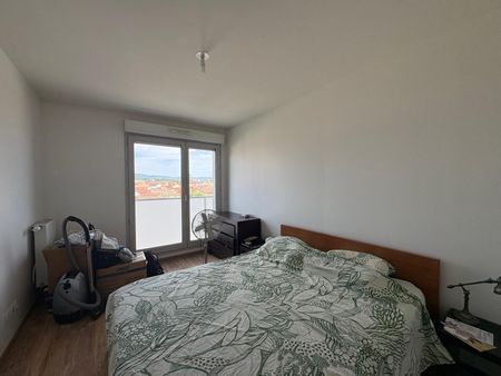 Location Appartement 3 pièces 65m² VILLEFRANCHE SUR SAONE 69400 - Photo 3