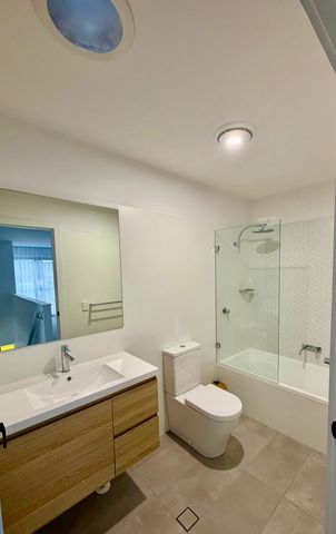 Near-New, Modern Townhouse in Prime Location - Photo 2