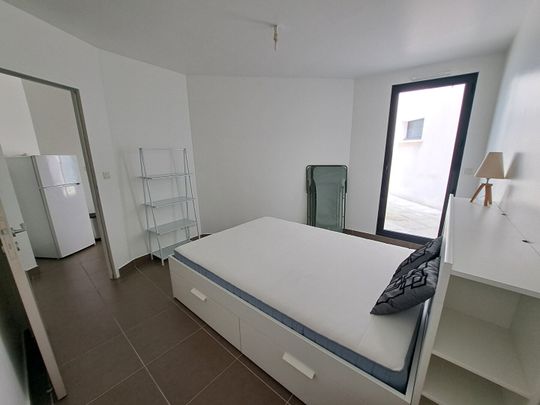 Appartement Villeneuve Les Avignon 2 pièce(s) 42.68 m2 - Terrasse - Place de parking, - Photo 1