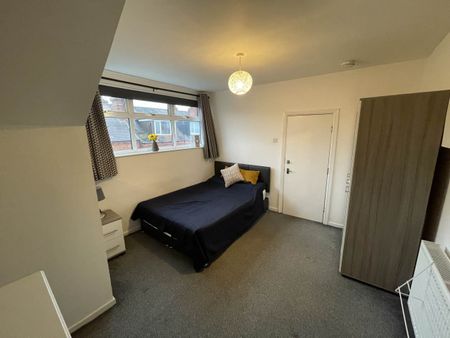 Edinburgh Grove (room 5), Armley, Leeds - Photo 5