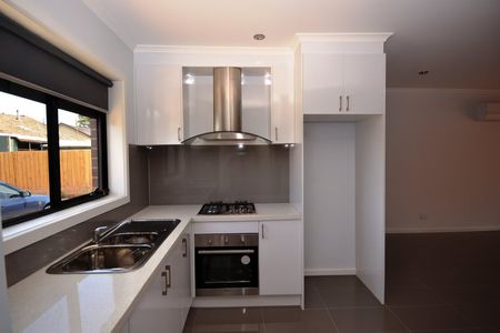 3/48 Eton Street, Preston VIC 3072 - Photo 5