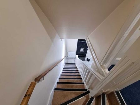 4 Bed Student Accommodation - Photo 5