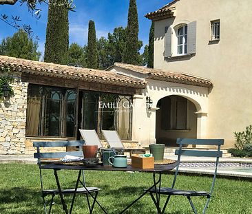 Bastide proche du centre d'Aix En Provence avec une belle vue sur la campagne - Photo 2