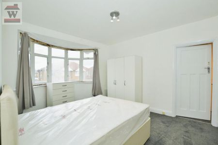 Cambridge Close, Hounslow - Photo 2