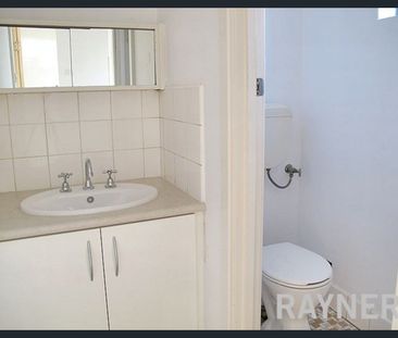 Spacious One Bedroom Apartment - Photo 1